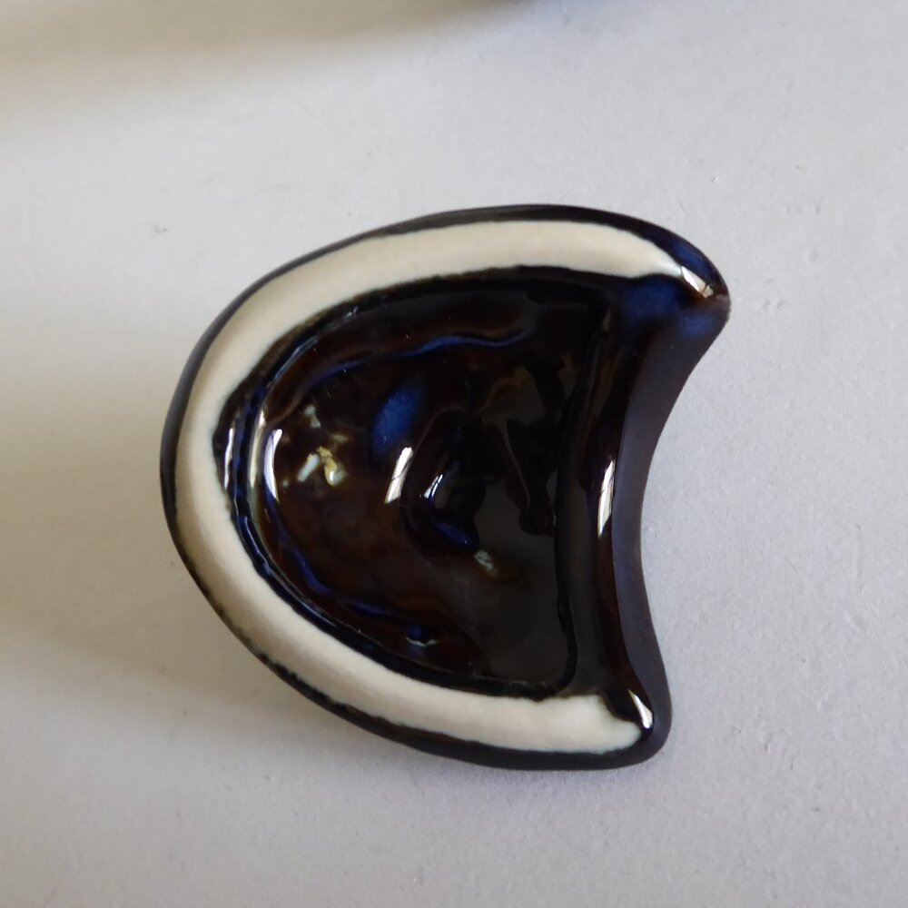 VINTAGE JAPAN JAPANESE HAND CRAFTED BLUE CERAMIC LIDDED KOI FISH SHAPED DISH - Picture 10 of 11